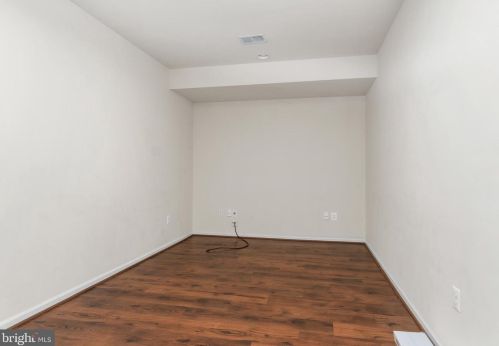 22476 Dinah Pl, Leesburg VA 20175-4808 exterior