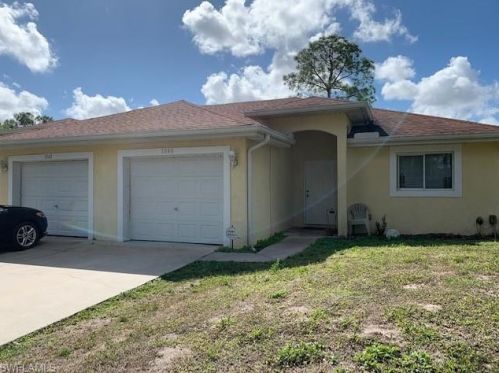 1040 Ainsworth St, Lehigh Acres, FL 33974-5539