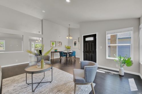 537 Stanford St, Vacaville CA  95687-4609 exterior