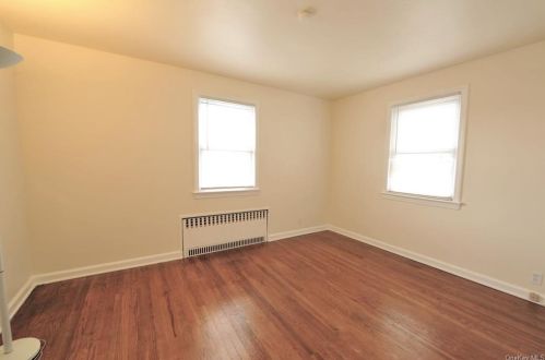 16 Forest Ave, Crotonville NY  10562-3624 exterior