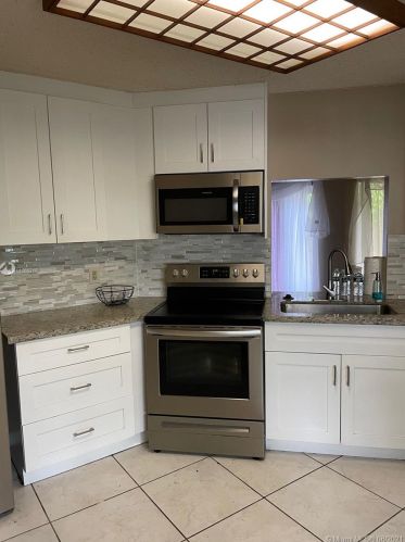 6244 175 Ter, Hialeah FL  33015-4437 exterior