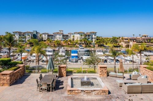 1545 Windshore Way, Oxnard CA  93035-1406 exterior