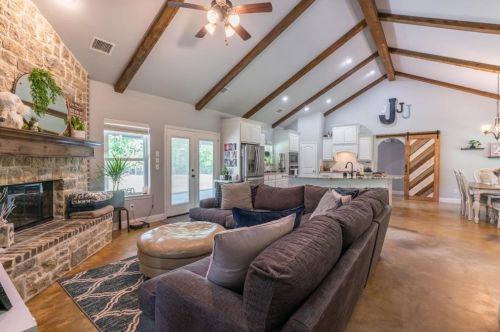 7602 Gussie Nell Davis Dr, Greenville TX  75402-4783 exterior