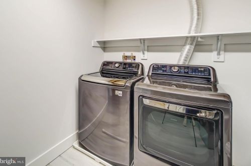 4624 Asbury Pl, Washington DC  20016-4325 exterior