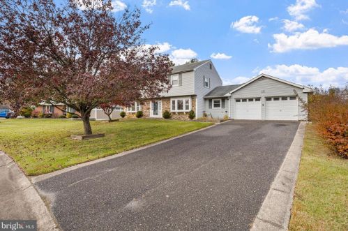 16 Turner Ln, Willingboro NJ  08046-3622 exterior