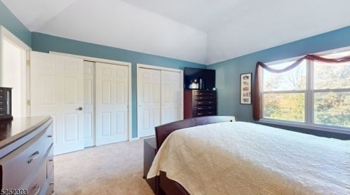 326 Angle Ave, Manville NJ  08835-2318 exterior