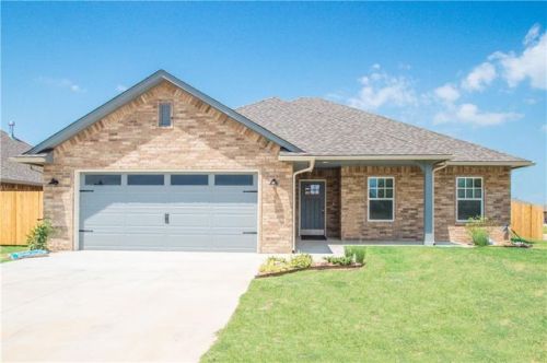2126 Whispering Pine Blvd, Shawnee, OK 74804