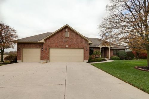 703 Heather St, Englewood, OH 45322-1164
