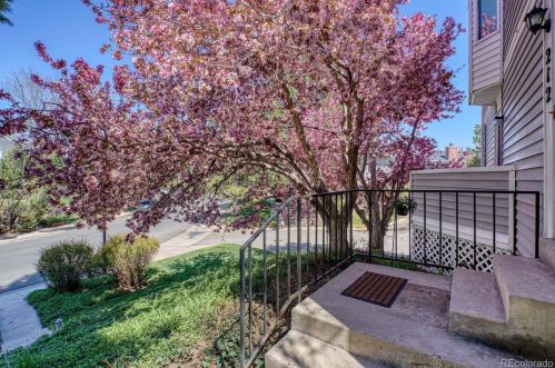 212 Nome St, Denver CO 80014-1850 exterior