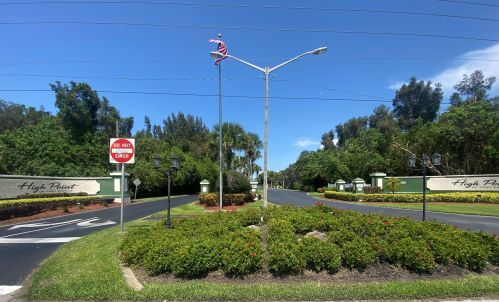 1220 Lakes End Dr, Fort Pierce, FL 34982-6899