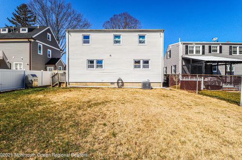 40 Irving Pl, Tinton Falls NJ  07724-1625 exterior