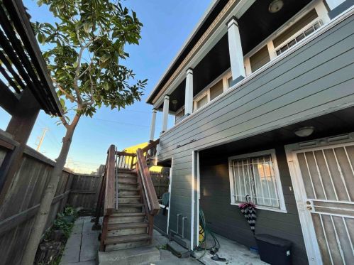 1217 30th St, Oakland, CA 94608-4407