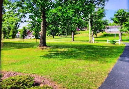420 Georgia Ave, South Connellsville, PA 15425-2252