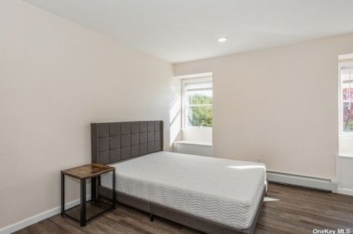 288 Greenbelt Pkwy, Holtsville NY  11742-2231 exterior