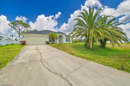 2833 27th Pl, Cape Coral, FL 33993-8204