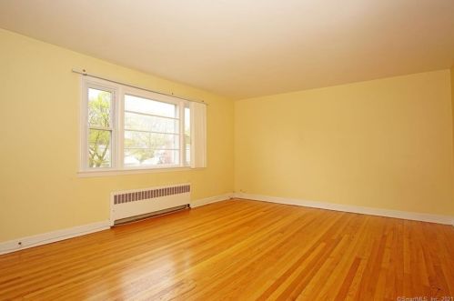 100 Magnolia St, Bridgeport CT  06610-1720 exterior