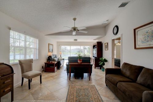 10652 Hartwick Dr, Fort Pierce FL  34987-1923 exterior