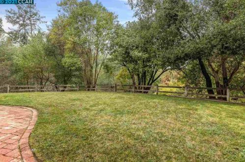 7 Calvin Ct, Orinda CA  exterior