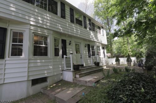 24 Vreeland Ave, Nutley, NJ 07110-1735