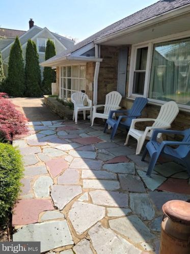 120 Gilpin Rd, Willow Grove, PA 19090-2422