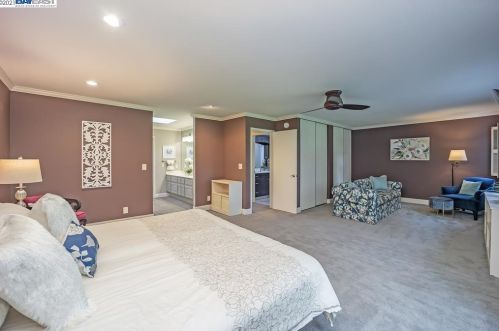 5230 Riverdale Ct, Pleasanton CA  94588-3759 exterior