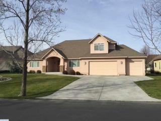 9 Lavender Ct, Pasco, WA 99301-1899