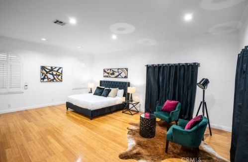 11814 Hesby St, North Hollywood CA  91607-3218 exterior