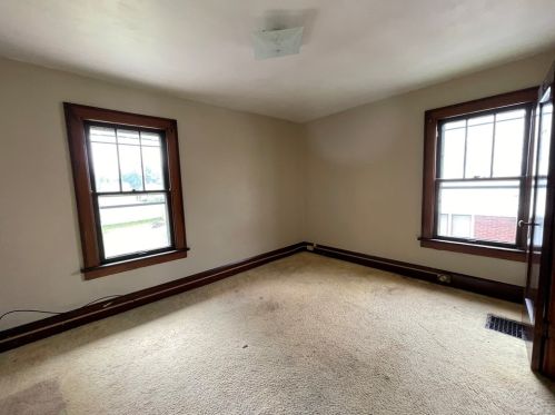 224 Sheridan Ave, New Castle PA  16105-2560 exterior