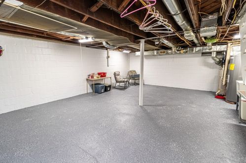 453 Riverview Dr, New Kensington PA  15068-5936 exterior