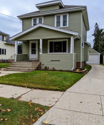 1611 Columbus St, Manitowoc, WI 54220-5622