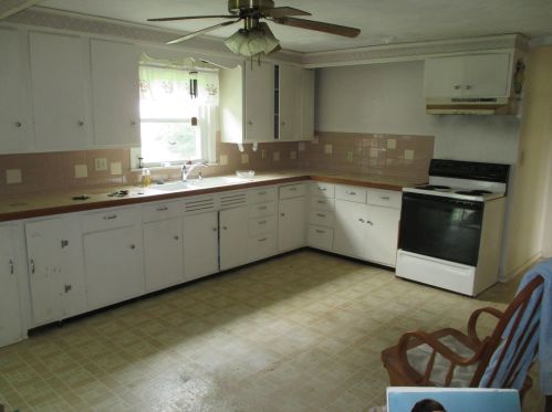 112 Tolend Rd, Dover NH  03820-5503 exterior