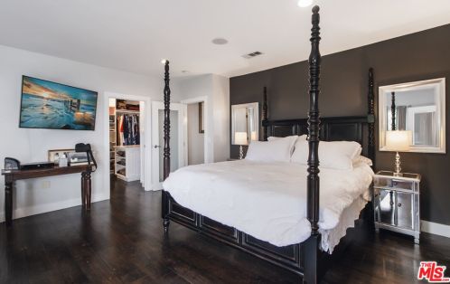 3200 Wrightwood Dr, North Hollywood CA  91604-3936 exterior