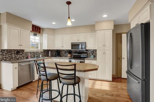 609 Pottsville St, Lykens PA  17048-1630 exterior