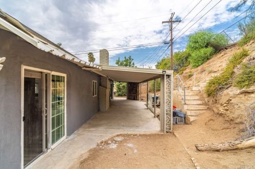 5887 Paramount Dr, Riverside CA 92509-0806 exterior