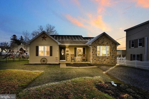 122 Columbia St, Molino, PA 17961-2002