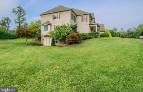 4205 Prosperous Dr, Harrisburg PA  17112-6038 exterior