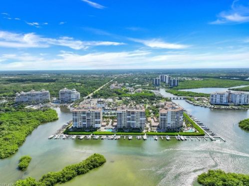 435 Dockside Dr, Naples FL  34110-3601 exterior