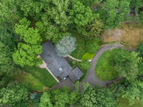 2031 Raritan Rd, Scotch Plains NJ  07076-4711 exterior