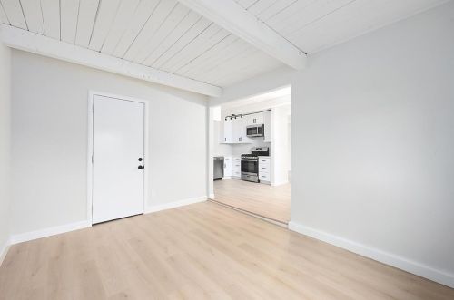 61 Lakeview Dr, West Pittsburg CA  94565-1349 exterior