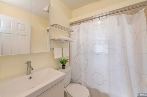 146 Sadler Rd, Bloomfield NJ  07003-5321 exterior
