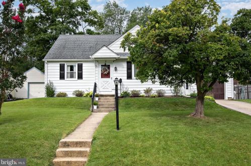 503 Charles Ave, Barrington, NJ 08007-1011