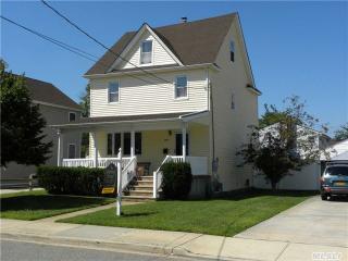 194 Westside Ave, Freeport, NY 11520-6025