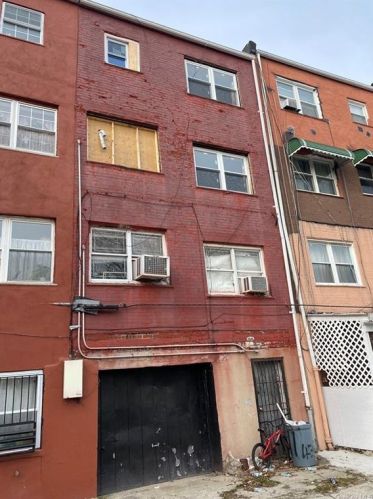 4711 Osman Pl, Bronx, NY 10470-1312