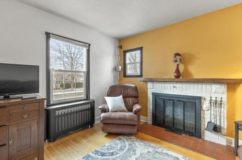 422 Cleveland St, Poynette, WI 53955-8979