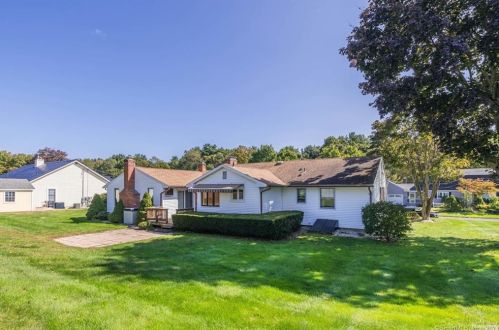 155 Greenbriar Rd, Meriden CT 06450-6810 exterior