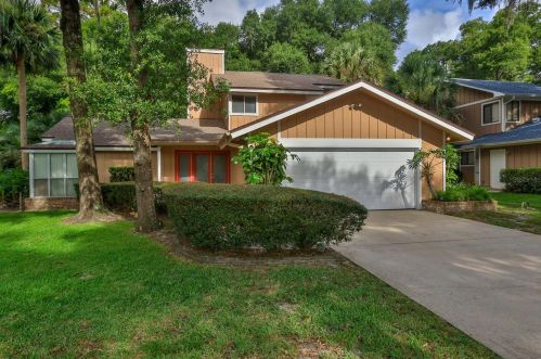 9 Lazy Eight Dr, Daytona Beach, FL 32128-6715