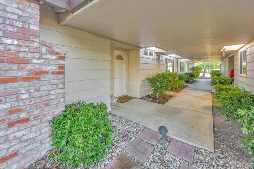 332 Twin Lakes Dr, Santa Rosa, CA 95409-6445