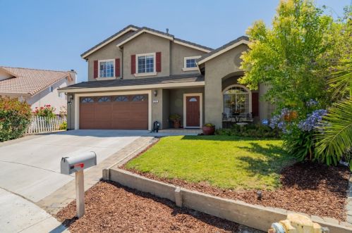 1491 King Cir, Hollister, CA 95023-6742