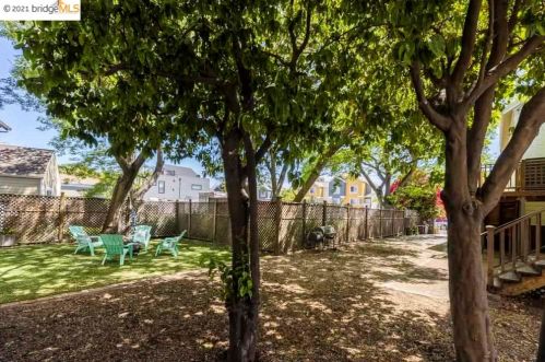 1790 Goss St, Oakland CA 94607-1165 exterior