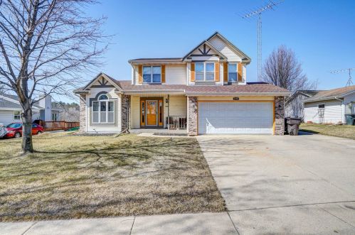 1803 Thomas Dr, East Troy, WI 53120-1326
